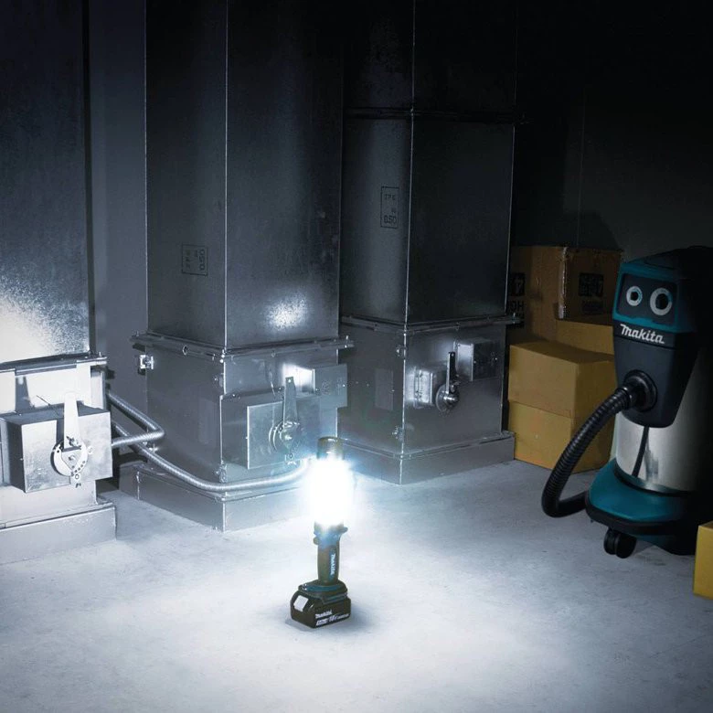 Makita DML806 18V LXT Lithium-Ion LED Cordless Lantern/Flashlight (Tool Only) 7 Makita DML806 18V LXT Lithium-Ion LED Cordless Lantern/Flashlight (Tool Only) - Image 7