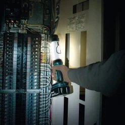 Makita DML806 18V LXT Lithium-Ion LED Cordless Lantern/Flashlight (Tool Only) 17 Makita DML806 18V LXT Lithium-Ion LED Cordless Lantern/Flashlight (Tool Only) -Clothing and Gear Sales Shop mktndml806 h