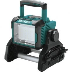 Makita DML811 18V LXT Lithium-Ion LED Cordless/ Corded Work Light (Tool Only)
