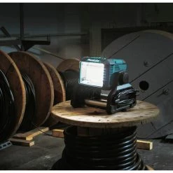 Makita DML811 18V LXT Lithium-Ion LED Cordless/ Corded Work Light (Tool Only) -Clothing and Gear Sales Shop mktndml811 i