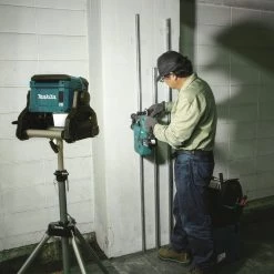 Makita DML811 18V LXT Lithium-Ion LED Cordless/ Corded Work Light (Tool Only) -Clothing and Gear Sales Shop mktndml811 k