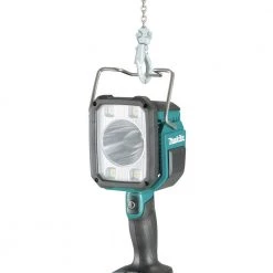 Makita DML812 18V LXT Lithium-Ion Cordless L.E.D. Flashlight / Spotlight (Light Only) -Clothing and Gear Sales Shop mktndml812 b