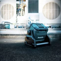 Makita ML003G 40V Max XGT Lithium-Ion Cordless L.E.D. Work Light (Tool Only) -Clothing and Gear Sales Shop mktnml003g d